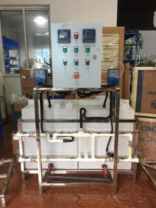 PLC循環(huán)水加藥裝置