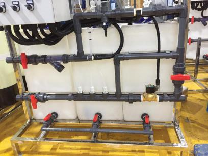 三桶循環(huán)水加藥設備