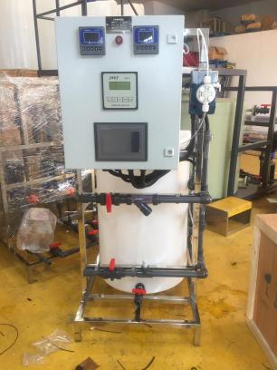 PLC循環(huán)水加藥裝置