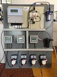 泳池水質(zhì)監(jiān)測PH，ORP，余氯，電導(dǎo)率，濁度，配加藥計(jì)量泵